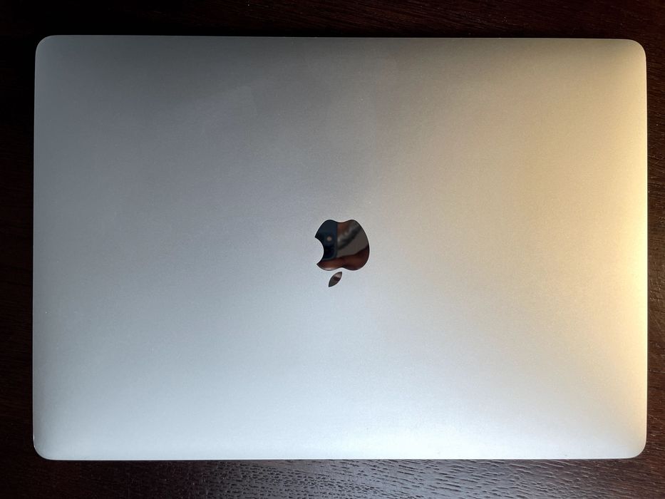ПРОДАМ MacBook Pro