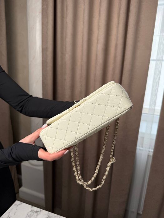 НОВА! Chanel Classic 23 Flap Caviar Leather Ivory with Silver Hardware