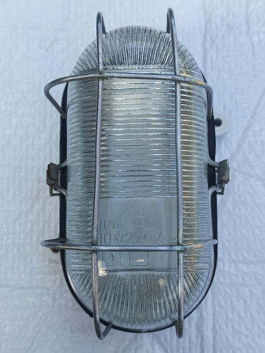 Stara lampa kanałowa OPKZ-40 PRL loft industrialna szkło + kratka vintage