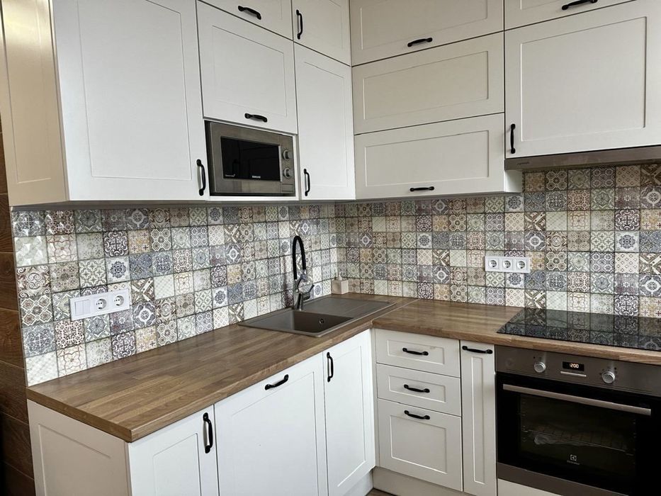 Оренда 3-кімнатної квартири в ЖК Варшавський. Олеся 4б. Генератор