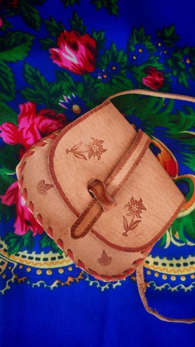 Mała torebka skórzana goralska folklorystyczna