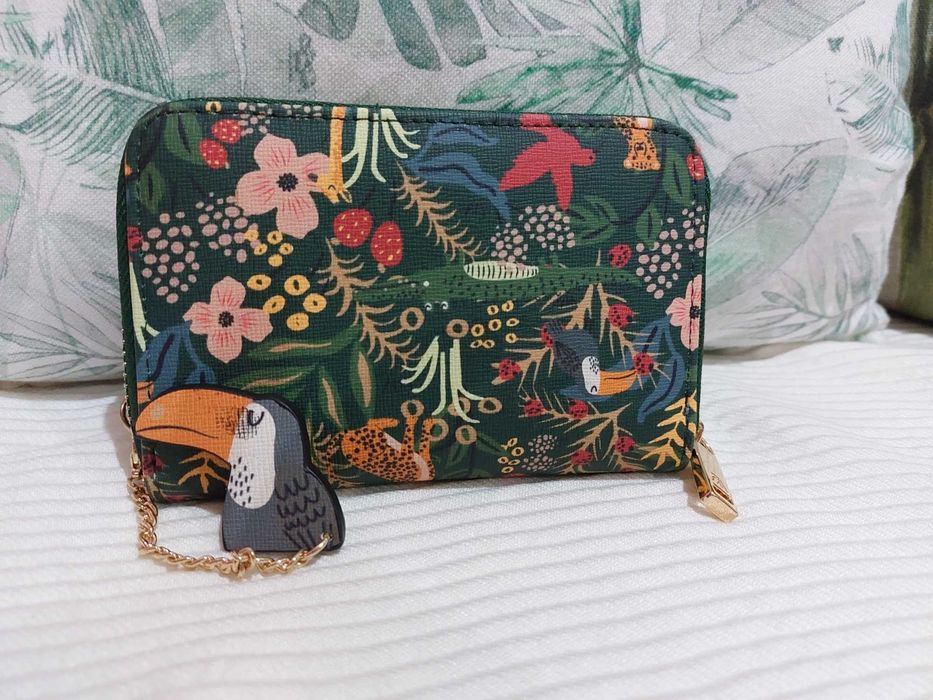 Carteira Nova com etiqueta