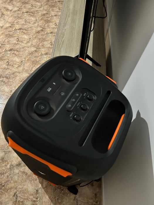 Vendo JBL party box 710