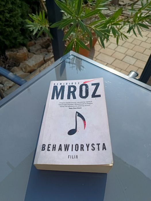 Behawiorysta, Remigiusz Mróz książka