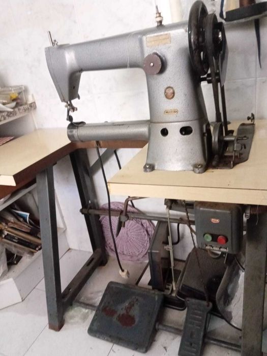 Máquina de costura industrial Singer