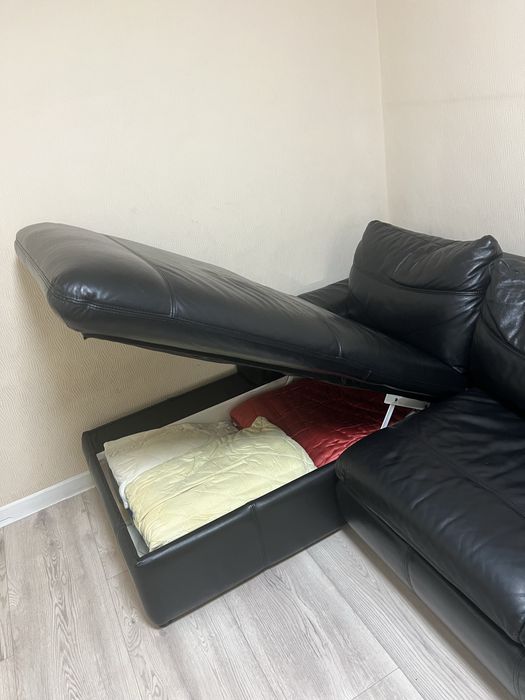 Диван шкіряний кутовий