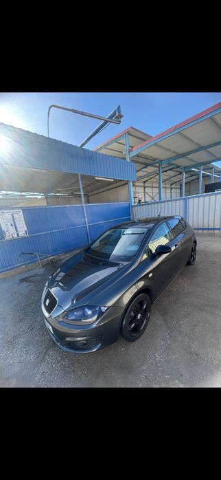 SEAT  LEON.