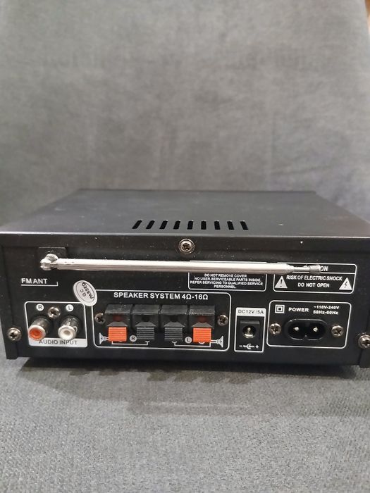 Stereo audio power amplifier