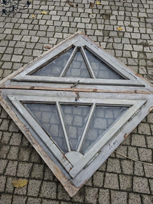 Stare okna  strychowe