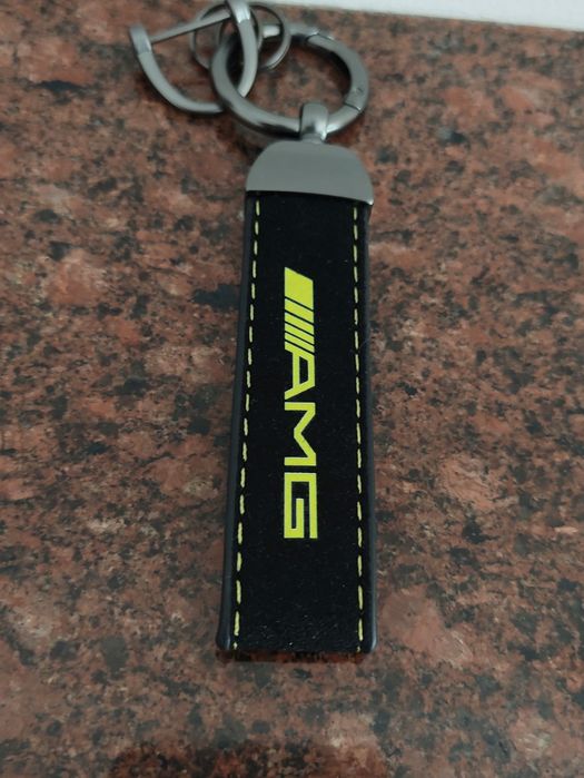 Breloczek do kluczy AMG Yellow zamsz czarny karabińczyk