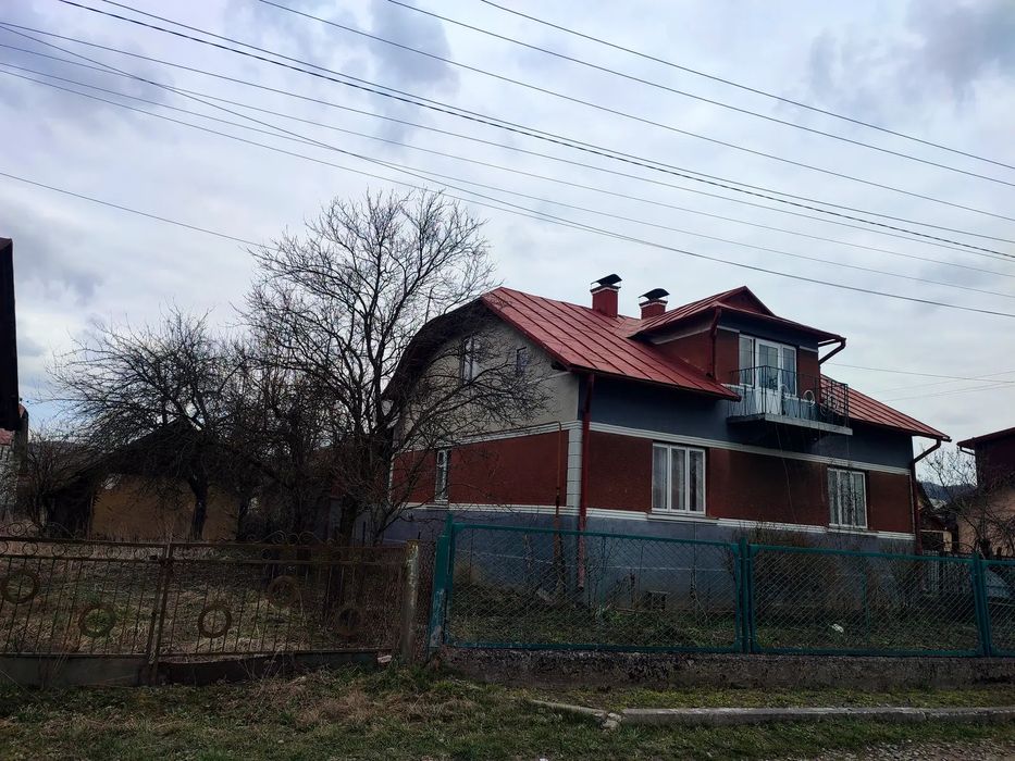 Продаж житлового будинку з земельною ділянкою 0,1495 га по вул. Б. Хмельницького в смт. Верхнє Синьовидне Сколівської ОТГ Львівської області. - Вид 4