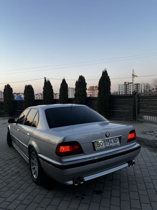 BMW 740i 1998 Газ/бенз