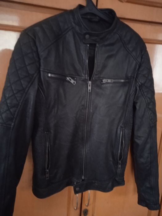 Мото куртка шкіряна.