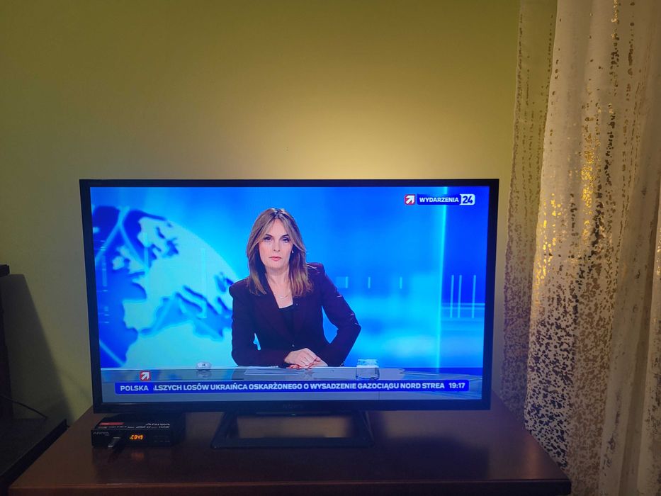 Telewizor Sony KDL32R400C w bardzo dobrym stanie