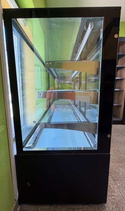 Nowa witryna cukiernicza Mega-M model Elsa s180