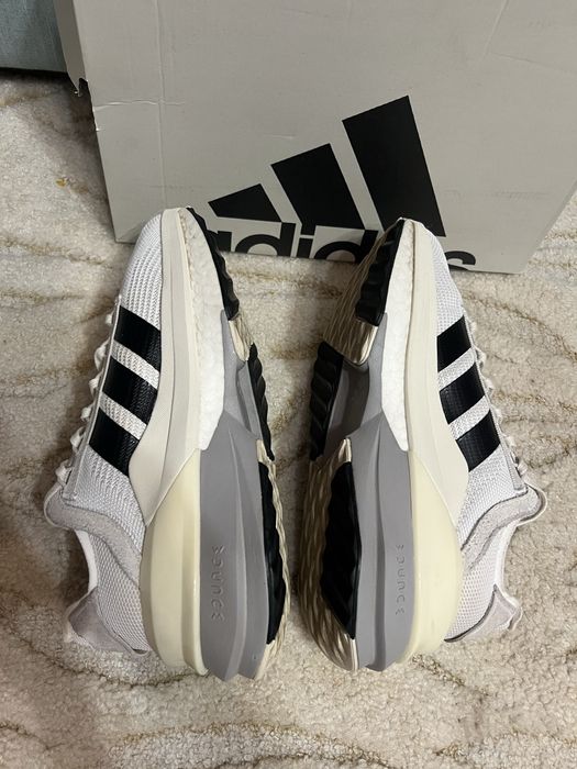 Женские кроссовки adidas Avryn_X  р.39