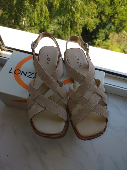 Босоніжки відомої фірми Lonza