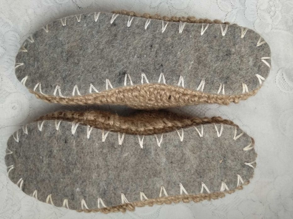 Конопляные тапочки для дома.
