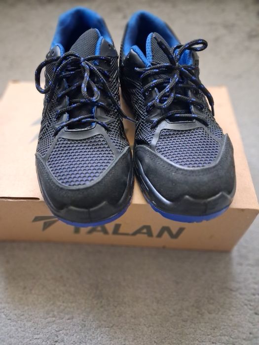 Черевики робочі ТАЛАН .
Нові. Звертайтеся за додатковою інформацією.