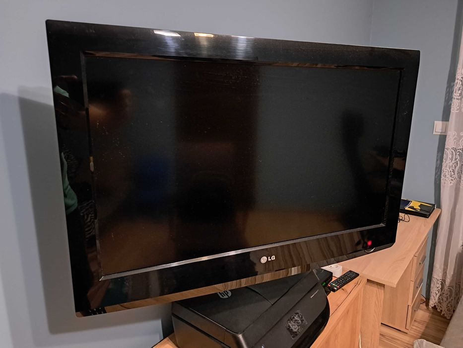 Telewizor LG 32LF2510 Full HD / 1920 × 1080 okazyjna cena za 32 cale