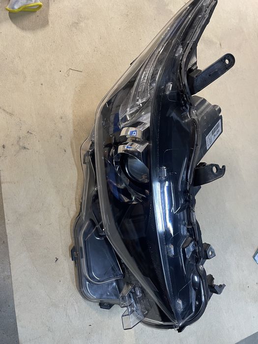 Toyota Auris 2 prawa lampa przednia lift led 15-18r.