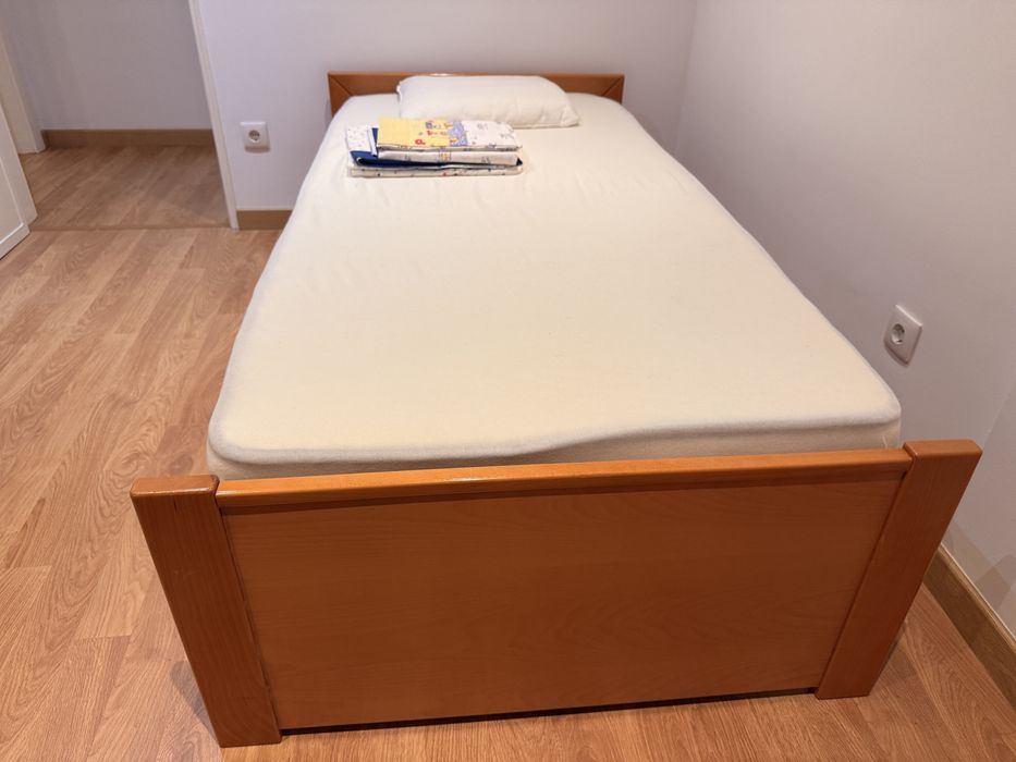 Cama + colchão de solteiro