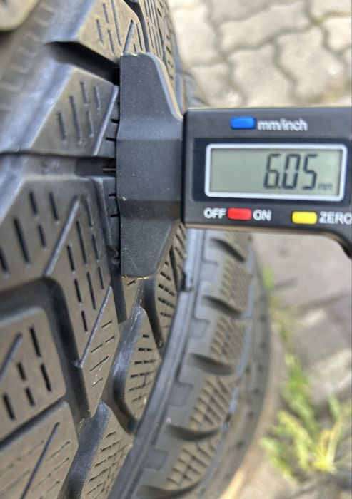 47 Opony Zimowe Pirelli 235/50/19 Bardzo Ładne