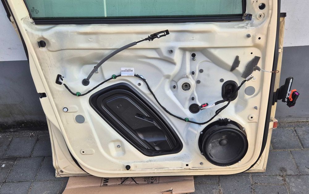 Drzwi lewe przód przednie VW Caddy 2K5 15-20r.