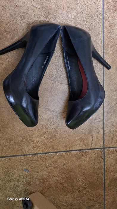 Szpilki skóra naturalna