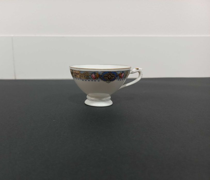 Porcelanowa mała filiżanka ze spodkiem SCHLAGGENWALD