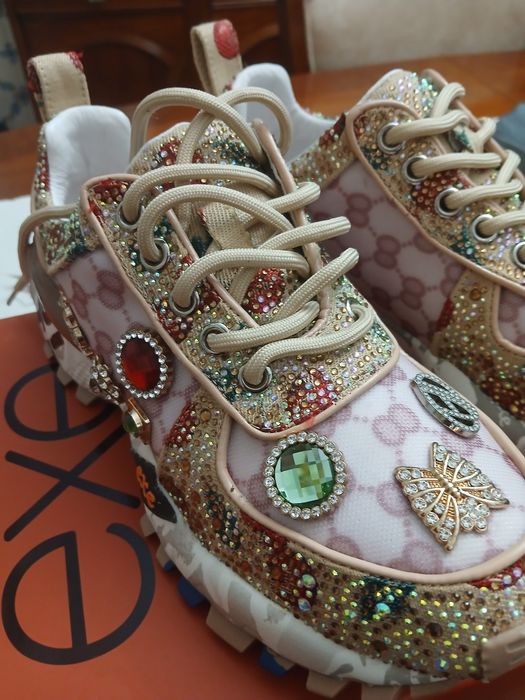 Tenis  Novos marca EXÉ