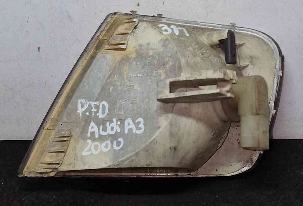 Pisca Frente Direito AUDI A3 (8L1) ano 2000