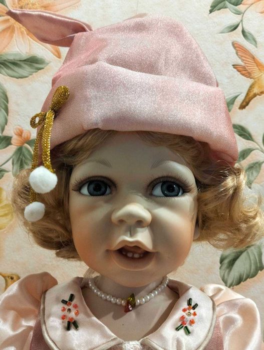 Фарфоровая кукла Anеliе от Oncrown Collection