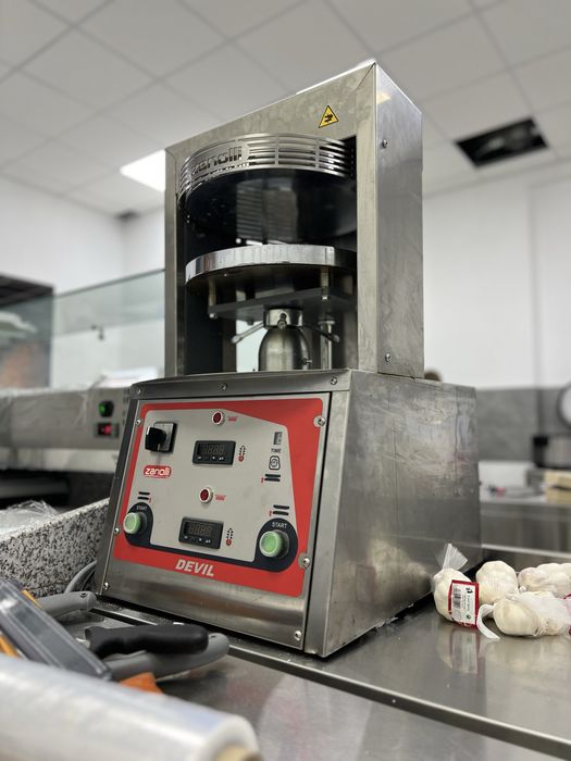 Прес для тіста Zanolli