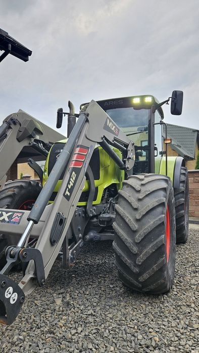Трактор Claas ARES 697 з навантажувачем