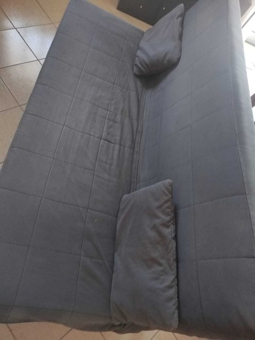 Sofá-Cama Clic-Clac Cinzento + 2 Almofadas | Casal | Excelente Estado
