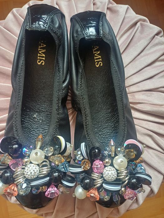 Piękne skórzane balerinki r.39