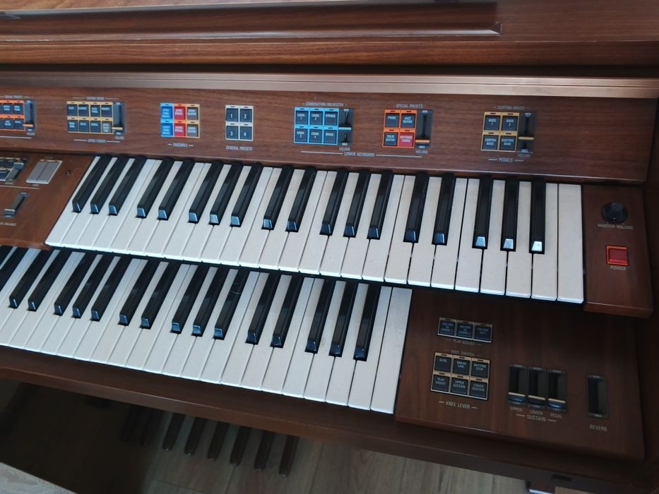 Електроорган Yamaha
