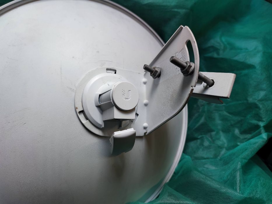 Ubiquiti PowerBeam M5 PBE-M5-400 25dBi AirMax MIMO gigabit LAN