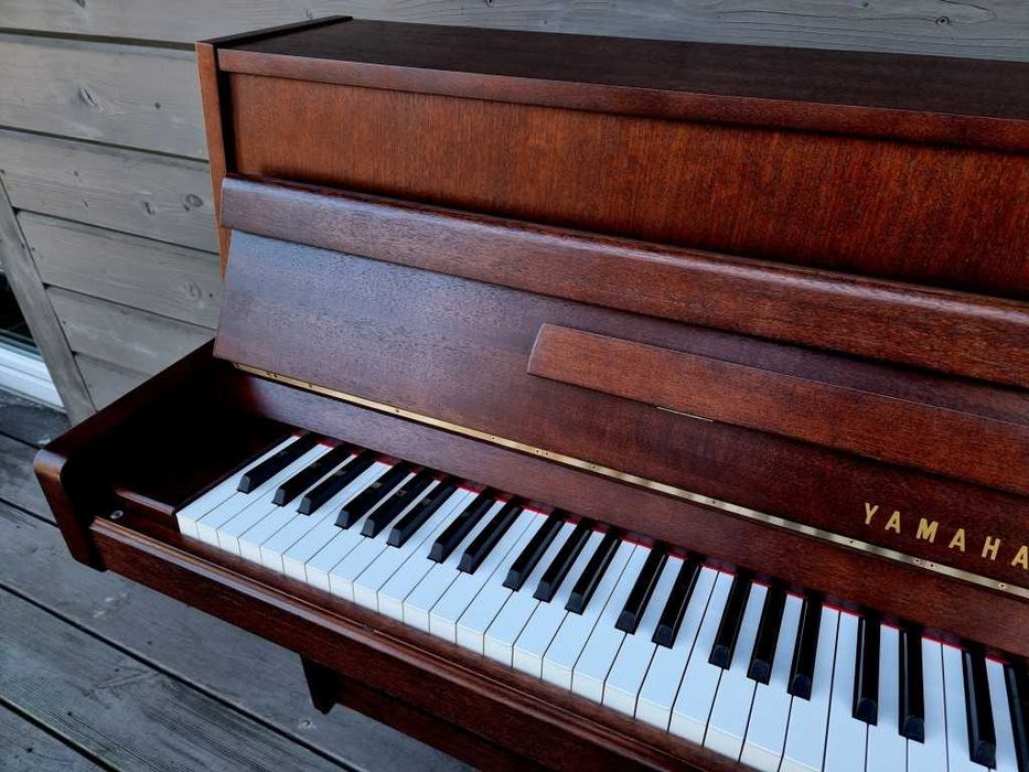 Pianino YAMAHA 100cm 1972r CIEMNY BRĄZ MAT Moderator