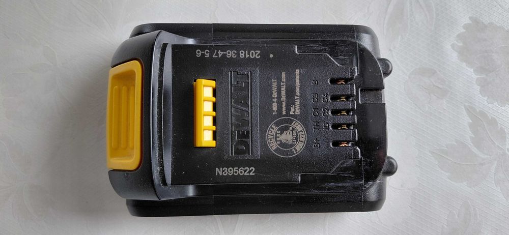 батарейка dewalt 1.3