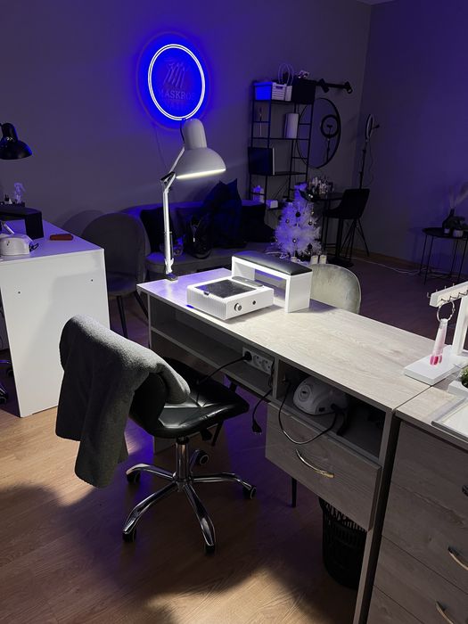 Оренда столу для майстра манікюру