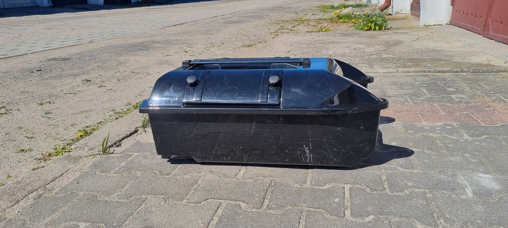 Łódka zanętowa Magnum