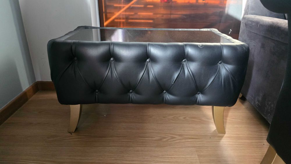 Sofa e movel capitonê para restauro