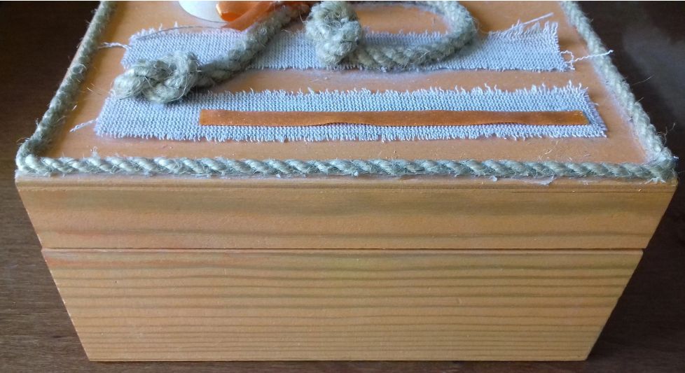 Drewniane pomarańczowe pudełko pudełeczko szkatułka handmade kot kotek