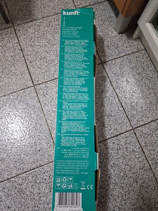 Aspirador de mão com acessórios e funciona bem