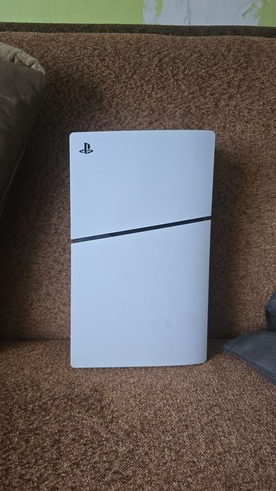 Konsola Ps5 slim z napędem 1tb +M2 1tb  2 pady gogle vr2