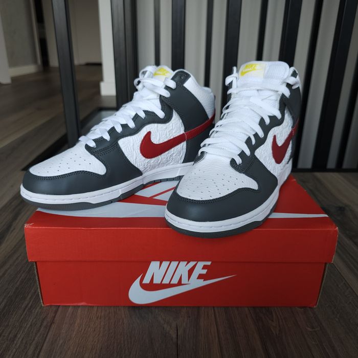 Nike Dunk High Embossed Basketball Grey Red [rozm. 42,5]