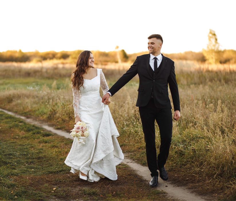 Продається весільна сукня