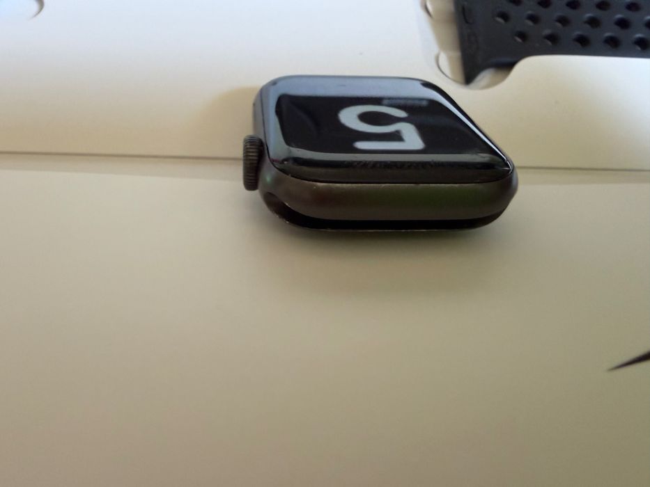 Apple Watch SE Nike impecável.